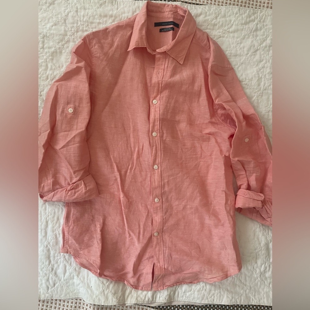 Perry Ellis Men’s linen Blend button down shirt size Small 60% linen 40% cotton